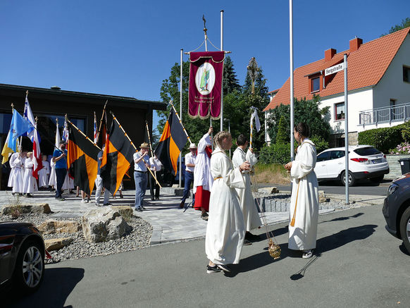Festgottesdienst zum 1.000 Todestag des Heiligen Heimerads auf dem Hasunger Berg (Foto: Karl-Franz Thiede) Festgottesdienst zum 1.000 Todestag des Heiligen Heimerads auf dem Hasunger Berg (Foto: Karl-Franz Thiede)